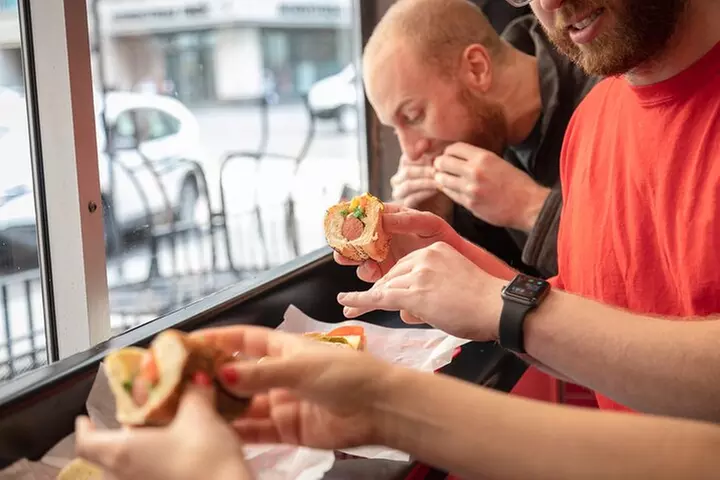 Chicago in a Day: Food and Architecture Private Walking Tour