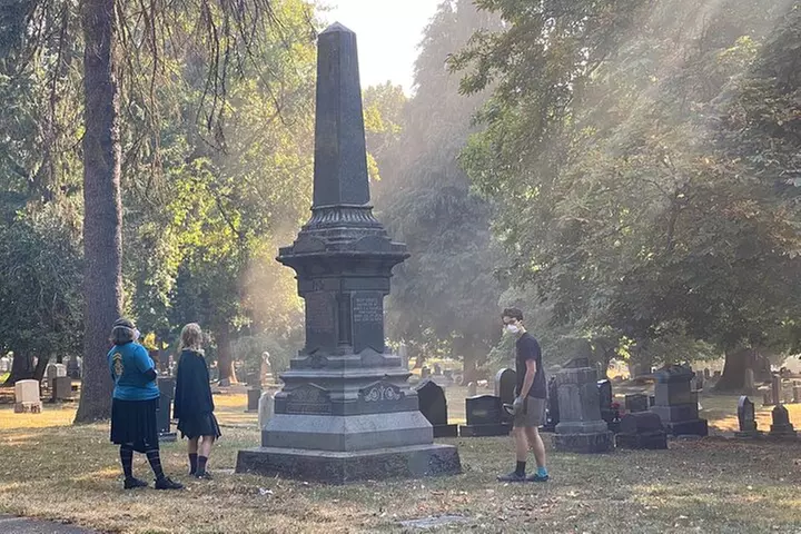 Macabre Ghost History of Portland, Oregon walking tour