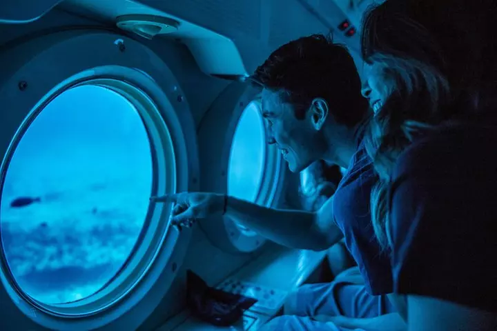 Atlantis Submarine from Kona Beach