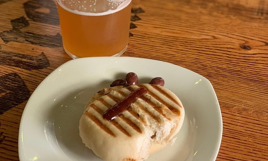 Image 2: Secretos de Almería - Tapas SOLO comida y bebida tour