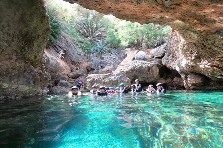 Mallorca : Paseo en kayak, cueva marina, salto acantilado y snorkel