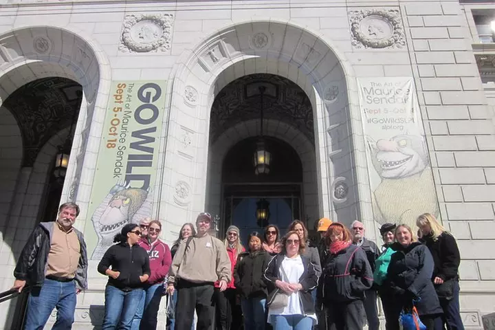 Landmarks Downtown-West Walking Tour