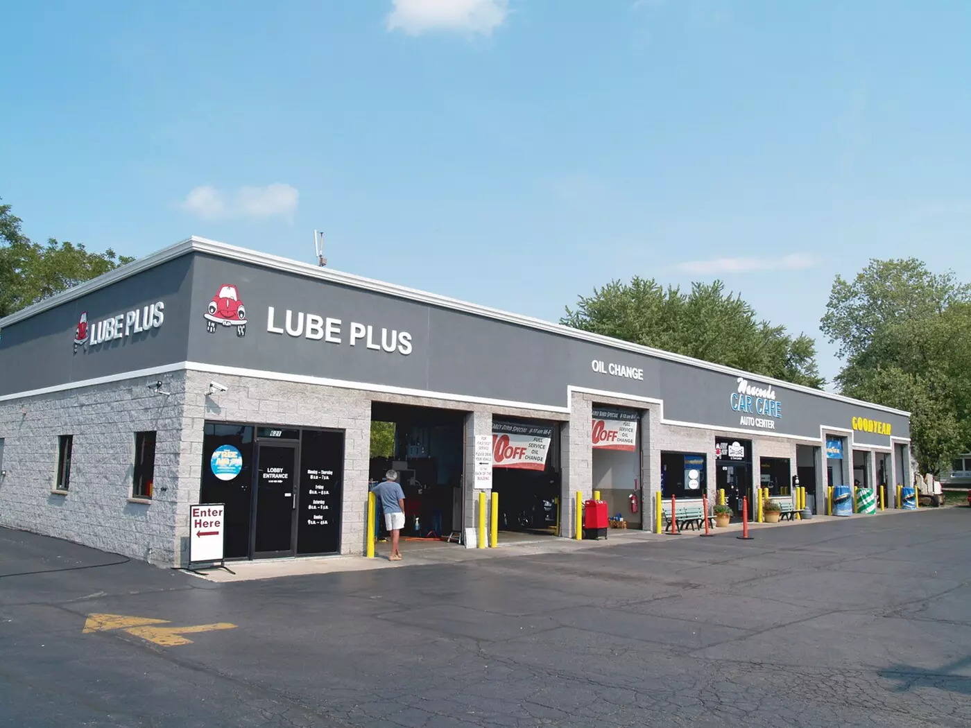 $18.99 For 2 Full Service Car Washes (Reg. $37.98) - Second Medium