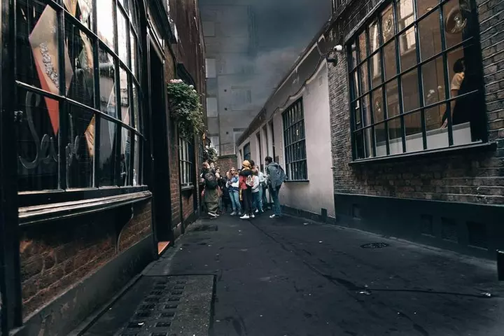 The Original Harry Potter Film Locations Tour : with Boat Ride