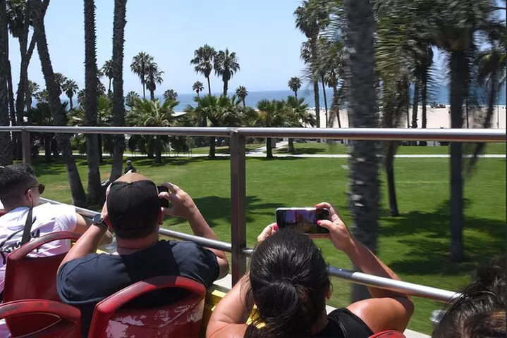 Celebrity Homes Tour & Hop-on Hop-off Bus Tour Package