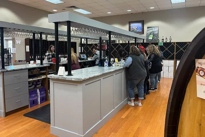 Wine Tour to 3 Pigeon Forge Wineries with Tastings - Primary Image