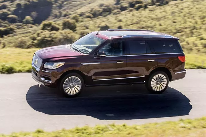 Arrival Private Transfer Dallas Airport DAL to Addison by Luxury Ve...