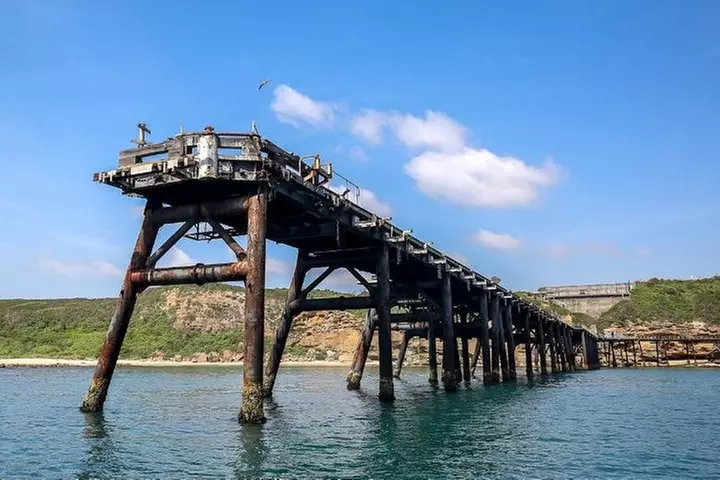 Hunter Coastal Adventure Tour by Boat from Newcastle