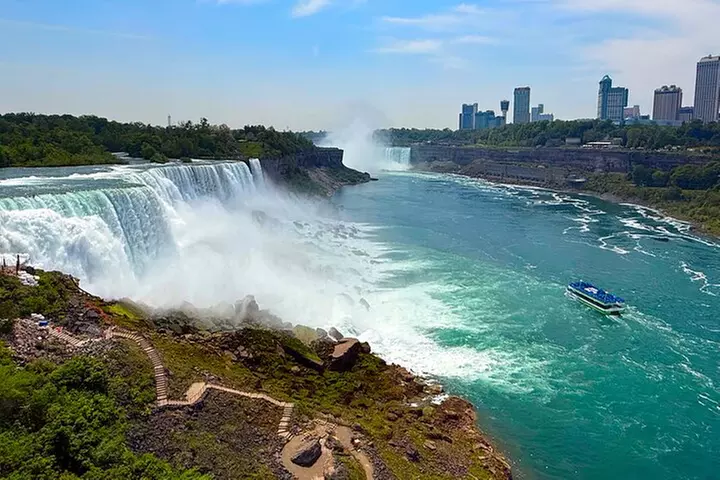 Niagara Falls: Maid of the Mist Boat Ride Walking Tour