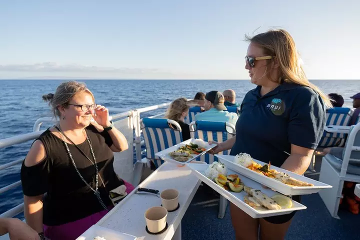 From Ma'alaea Harbor: Sunset Dinner Cruise Aboard the Quicksilver