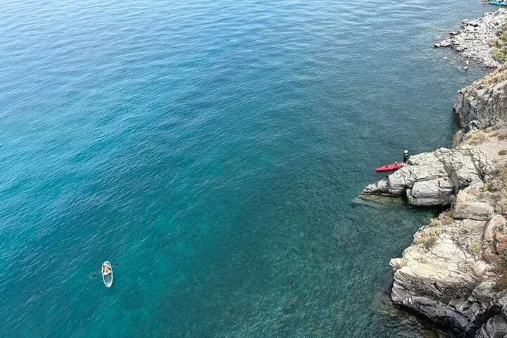 Clear Kayak Paddle Tour at Cave Rock