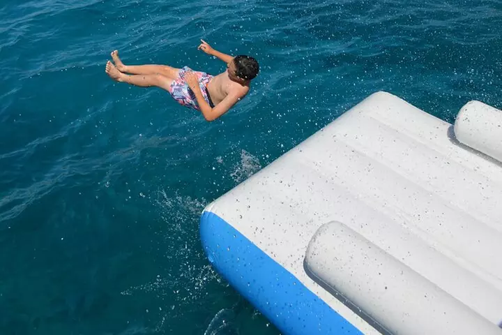 5 in 1 Deluxe Cruise: Turtle Snorkeling, Activities and Pick-Up