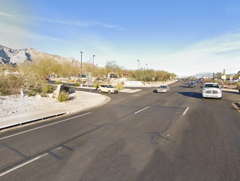 Parking at 2905 E. Skyline Dr. Lot