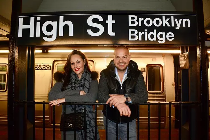 Private Tour of Brooklyn Bridge and neighborhoods with PhotoShoot