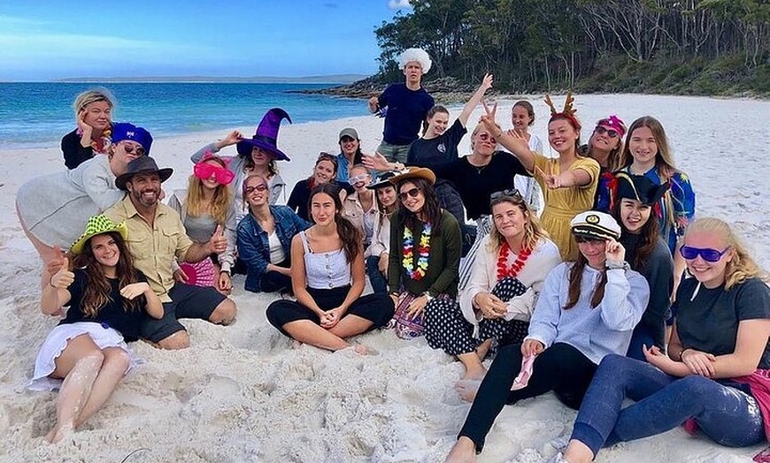 Image 8: Jervis Bay Tour with Dolphins, Kangaroos & World's Whitest Beach
