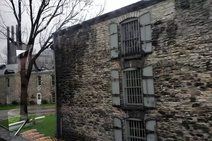 Customize Bourbon tour +20 distilleries (Buffalo Trace, Four Roses, others...) - Primary Image