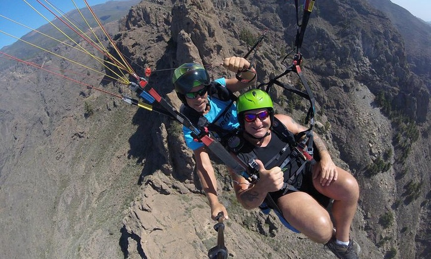 Image 22: Vuelo en tándem en parapente acrobático en la zona sur de Tenerife