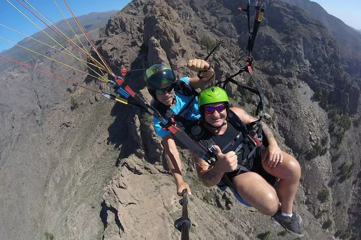 Acro Aventura de Parapente en Costa Adeje con Recogida GRATIS !!