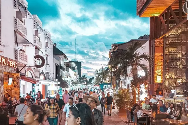 Combo Pyramids and Pirates (Tulum Tour & Pirate Party Dinner/show) ...