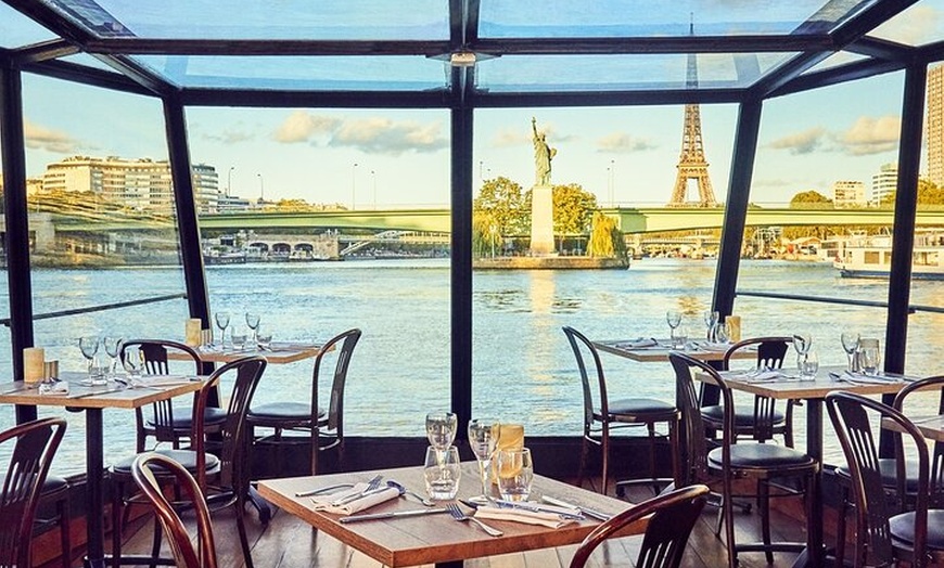 Image 5: Paris Christmas Seine Cruise 3 - Cours Déjeuner et dîner avec vin