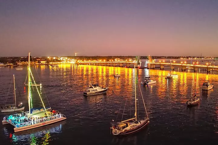 Nights of Lights Viewing with Drinks and Live Music Sunset Sail - Primary Image