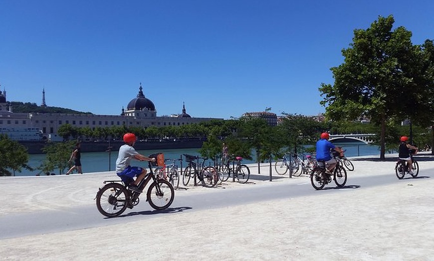 Image 2: Visite guidée 2h - L'essentiel de Lyon à vélo électrique