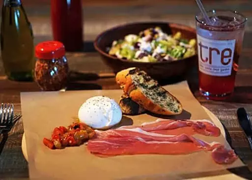 5% Cash Back at Tre Restaurant - Brick