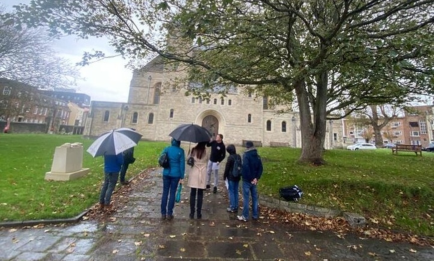 Image 4: Old Portsmouth Historical Walking Tour - an infernal den of Diaboli...