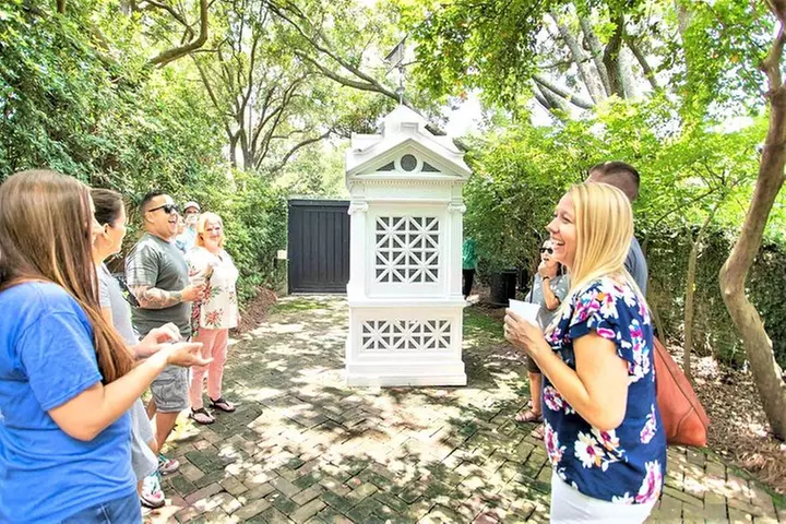 Savannah First Squares Culinary & Cultural Walking Food Tour
