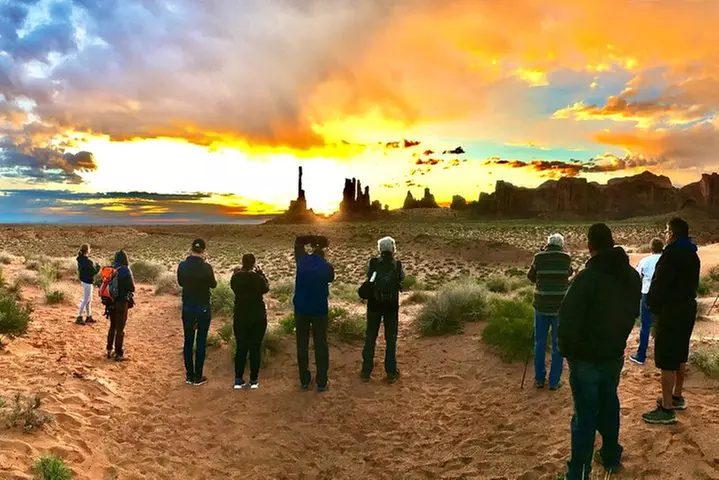 Sunrise Tour of Monument Valley