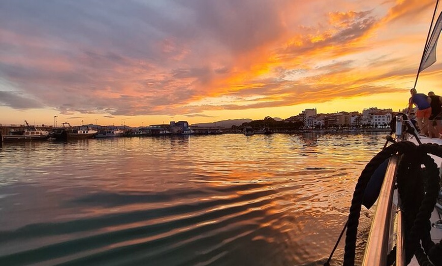 Image 2: Catamarán a vela al Atardecer de 2 horas de Duración