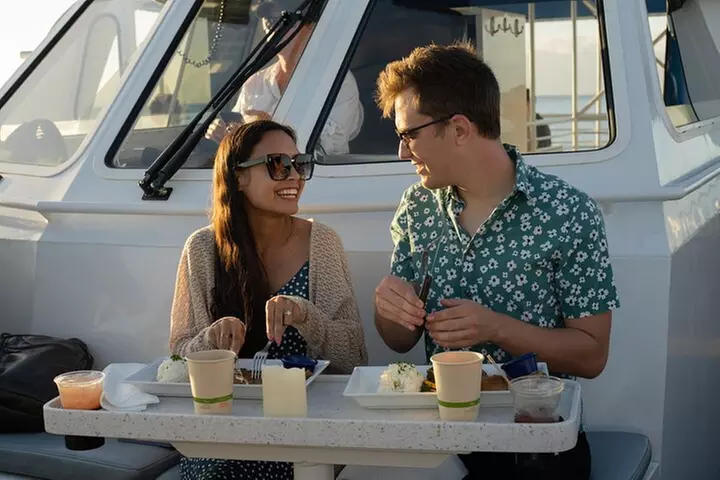 From Ma'alaea Harbor: Sunset Dinner Cruise Aboard the Quicksilver
