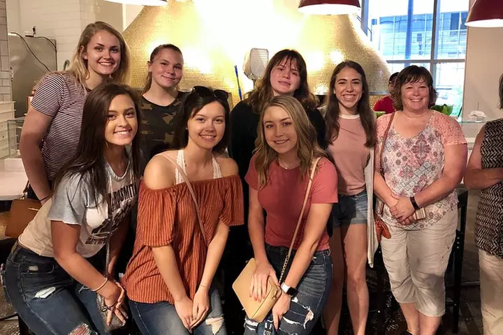 Downtown Chicago Walking Pizza Tour