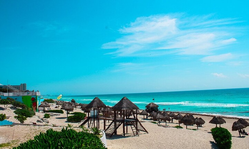 Image 32: Shopping and Mexican food in a Private Guided Cancun Tour