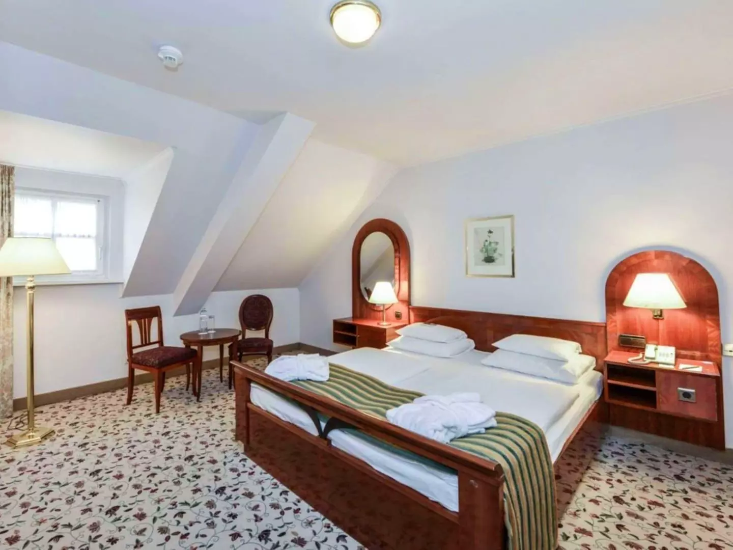 ✈ ÖSTERREICH | Wien - Mercure Grand Hotel Biedermeier Wien 4*, 2 Nä...