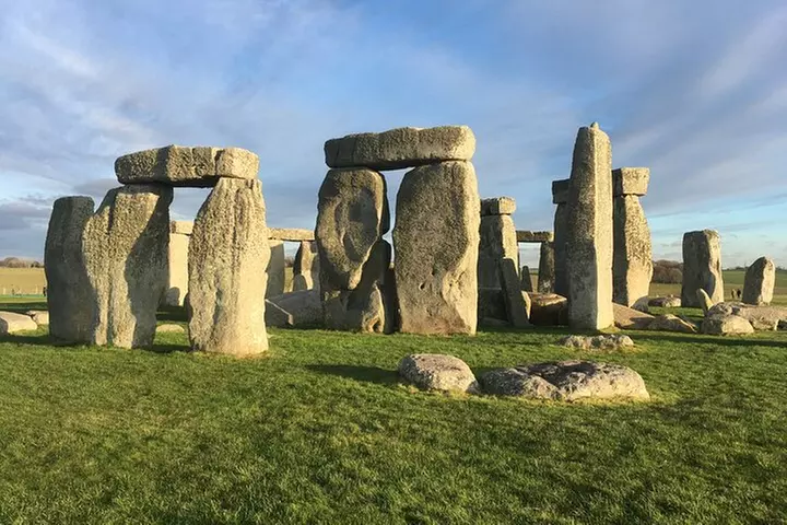 Half-Day Small-Group Tour to Stonehenge from Bath, inc Entry