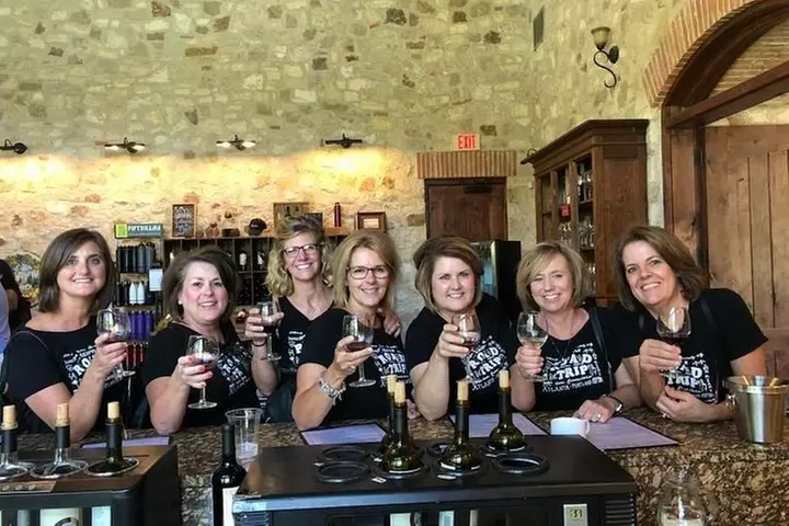 From Austin: Hill Country BBQ & Wine Shuttle