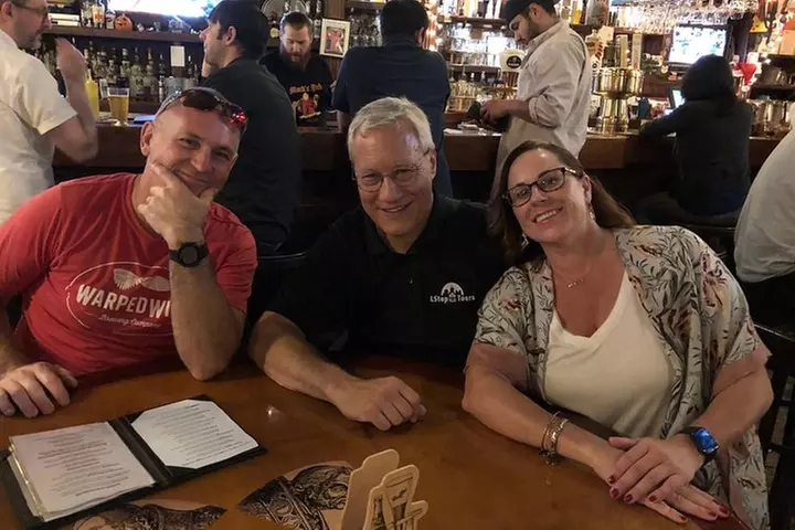 Walking Tour: Historic Chicago Pubs in River North and the Loop