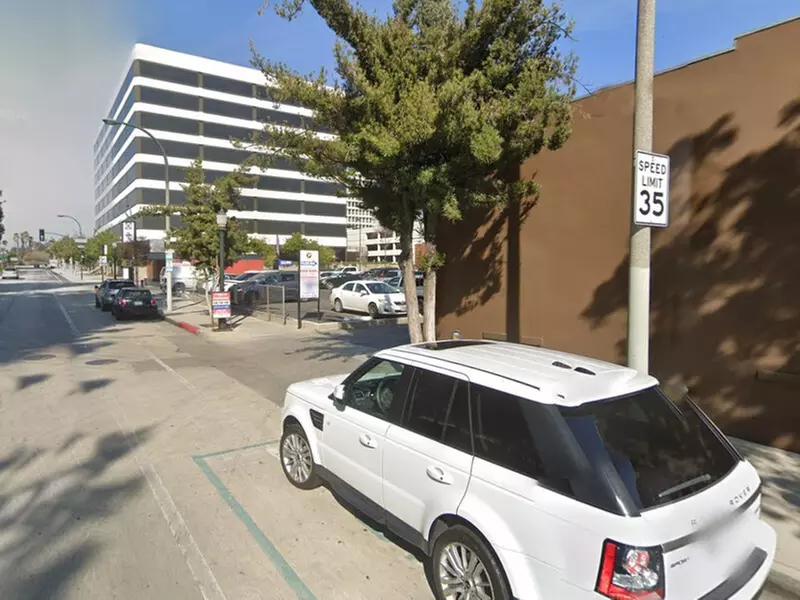Parking at 30 N. Pasadena Ave. Lot