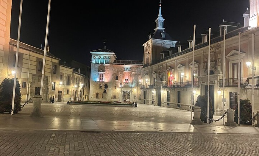 Image 5: ¡Recorrido a pie por Madrid esta noche con espectáculo flamenco!