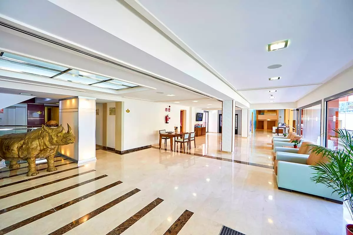 ✈ MAJORQUE | El Arenal - MLL Mediterranean Bay - Adults only 4*, 3 ...