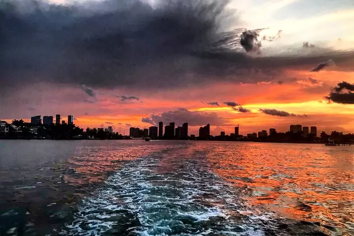 Miami Private Boat Rental to Sandbars and More