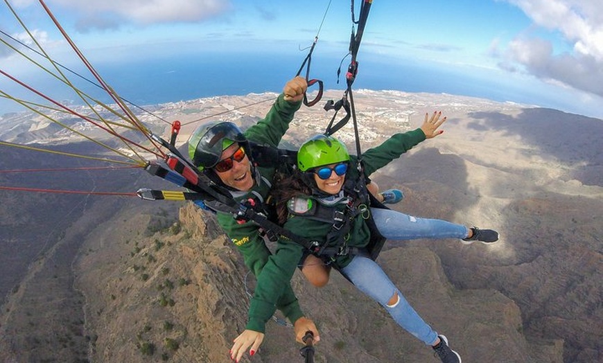 Image 19: Vuelo en tándem en parapente acrobático en la zona sur de Tenerife