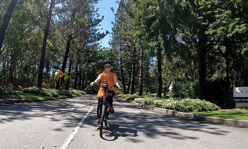 Image 3: Novotel North E-Bike Tour