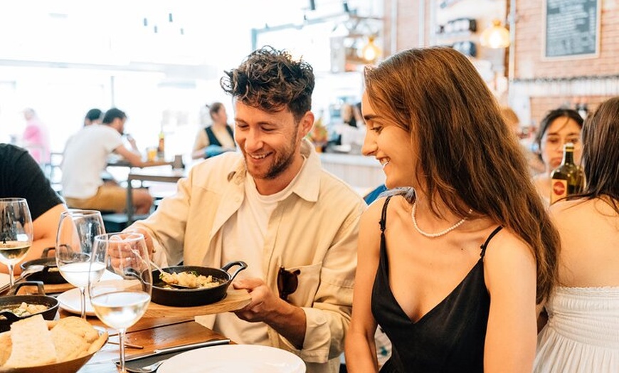 Image 3: Experiencia en la azotea con cata de tapas y vinos de Sevilla