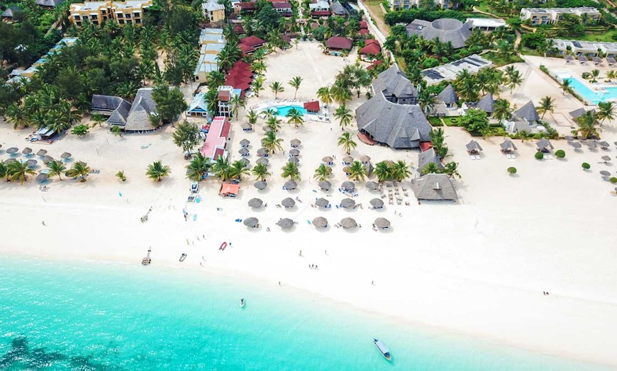 Image 3: ✈ ZANZIBAR | Kendwa - Kendwa Rocks Beach Hotel 3* - Plage de sable ...