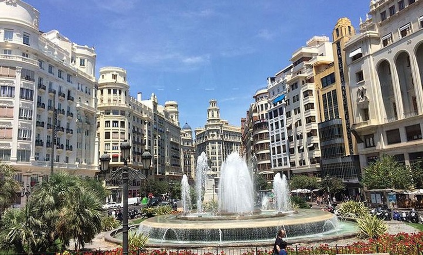 Image 1: City Tour Histórico y Comida Tradicional en Valencia