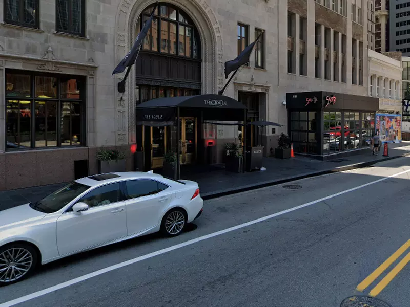 Parking at Joule Hotel - Valet Kiosk