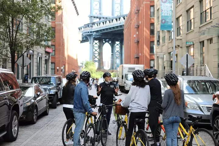Guided Bike Tour of Lower Manhattan and Brooklyn Bridge