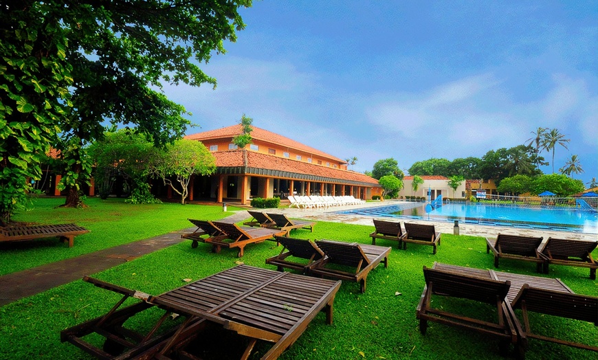 Image 3: ✈ SRI LANKA | Marawila - Club Palm Bay 4* - Vista mare